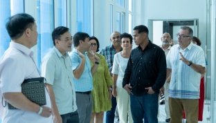 Đoàn doanh nghiệp Cuba thăm quan và làm việc tại Viện Thực phẩm chức năng