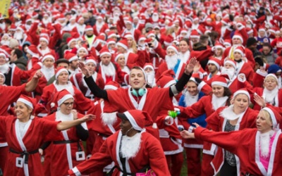 Hình ảnh thú vị về cuộc chạy đua của các ông già Noel