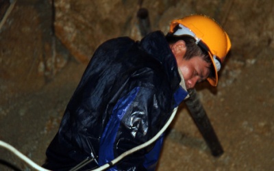 Cuộc giao tiếp đặc biệt trong đường hầm bị sập