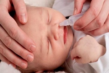 Dùng thuốc nhỏ mũi cho bé như thế nào?
