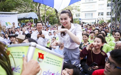 Hồ Ngọc Hà cùng dàn sao Việt 'Gắn kết yêu thương'