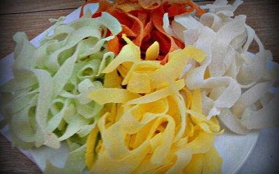 Xem chế biến mứt Tết mà... kinh!