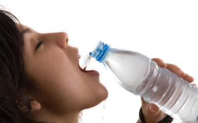 9 mẹo để uống nước nhiều hơn