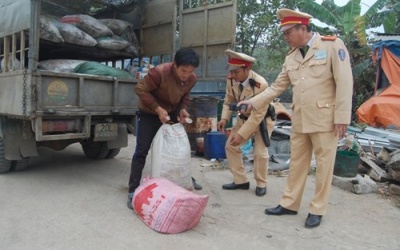 2 tấn mỡ bẩn 'suýt' lọt vào các bếp ăn Hà Nội