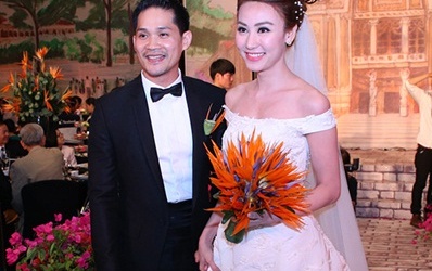 Dạ tiệc cưới Ngân Khánh mang phong cách thập niên 50 