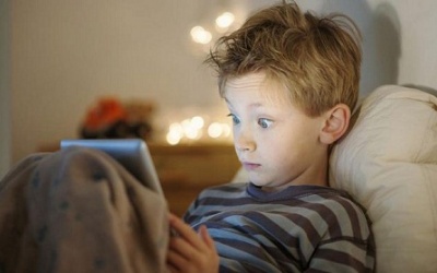 Đừng hại con bằng thiết bị điện tử