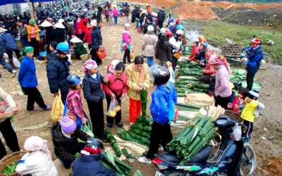 Rực rỡ sắc xuân chợ Tết Tây Bắc