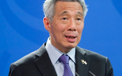 Thủ tướng Singapore phẫu thuật bằng robot