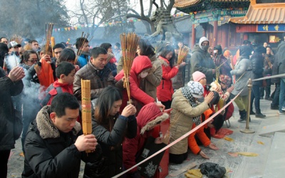 Lưu ý sức khỏe khi đi lễ hội đầu năm