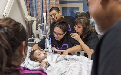 Photo: Tách thành công cặp song sinh dính cả bụng và ngực