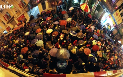 Biển người đội mưa dự lễ cầu an Chùa Phúc Khánh