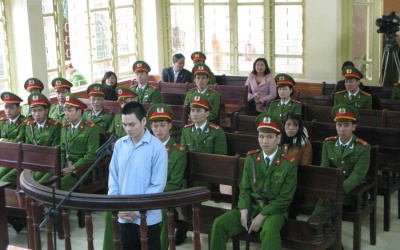 Vì sao Lý Nguyễn Chung bỏ trốn 10 năm mới đầu thú?