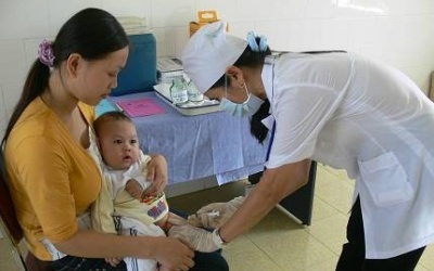 Nên cân nhắc khi cho trẻ tiêm vaccine dịch vụ 