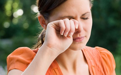 Viêm kết mạc mùa xuân chữa thế nào?