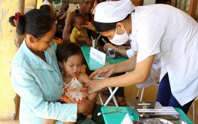 Vaccine miễn phí phải được cấp ngay tại điểm tiêm dịch vụ