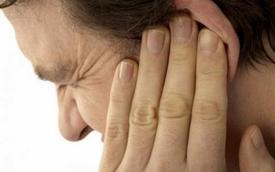 Vì sao đau nhức tai khi nuốt nước bọt?