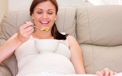 Tăng cân quá mức ảnh hưởng xấu đến mẹ và thai nhi