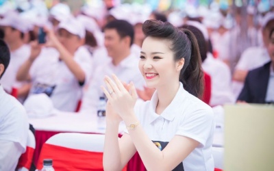 Á hậu Thụy Vân tươi xinh trong vai trò Đại sứ Giờ trái đất