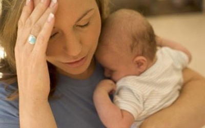 Rụng tóc sau sinh phải làm sao?