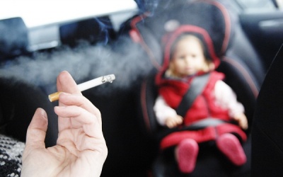 Cha mẹ hút thuốc, con cái chuốc bệnh tim