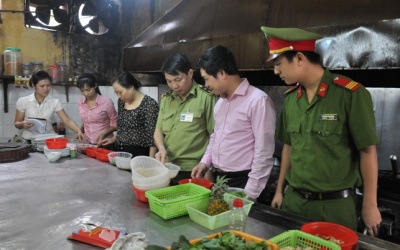 Lập 7 đoàn kiểm tra ATTP trong Tháng hành động năm 2015