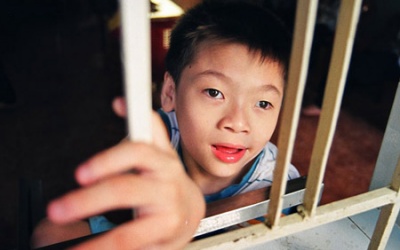 Có nên đưa trẻ xuất ngoại chữa tự kỷ?