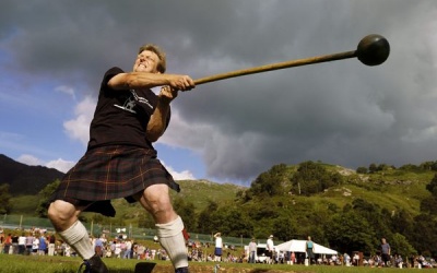 'Tinh binh' tốt hơn nếu đàn ông... mặc váy