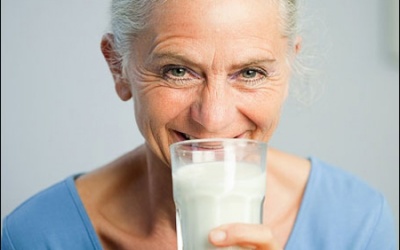 Chọn sữa cho người cao tuổi