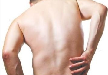 Đau thắt lưng trở lên là bệnh gì?