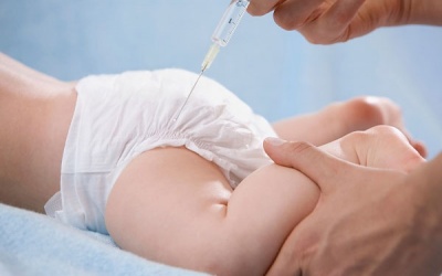 Tiếp tục tiêm vaccin viêm gan B sơ sinh