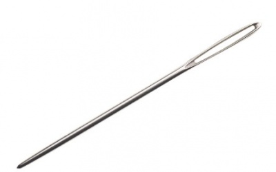 Hãi hùng bé trai 18 tháng tuổi bị kim đâm ngập xương cụt