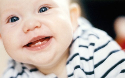 Khi nào bé yêu mọc răng?