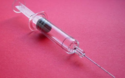 Đình chỉ điều dưỡng tiêm nhầm thuốc cho bệnh nhân