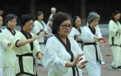 Tập thể dục giúp người già phục hồi trí nhớ