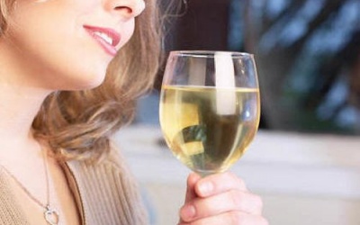 Tự sự người phụ nữ uống vài chai rượu mỗi ngày suốt 25 năm