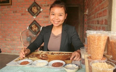 Đặng Thị Thúy Kiều: Độc đáo tranh gạo