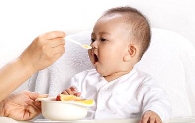 Cho trẻ ăn bổ sung thế nào là tốt?