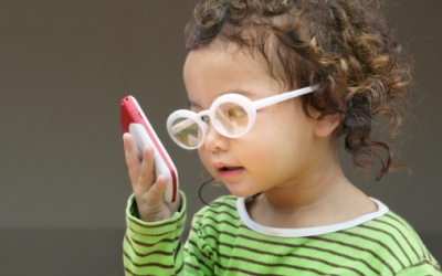 “Dịch” cận thị tấn công học đường