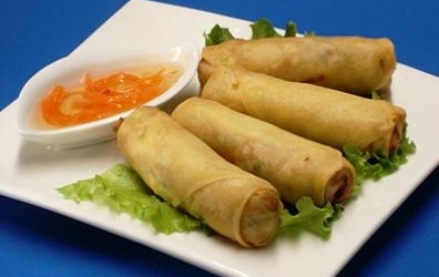 Ăn chả giò, được... cọng kẽm dài 3 cm