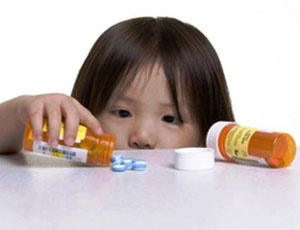 Đừng tự điều trị cho bé
