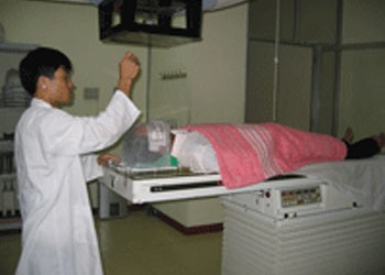 'Móc túi' bảo hiểm y tế bằng siêu âm, xét nghiệm tràn lan