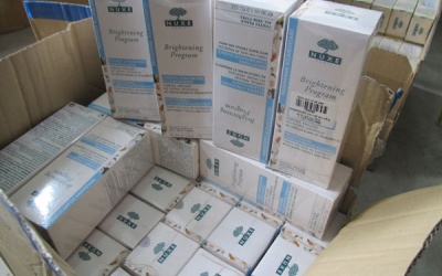 Thu giữ nhiều mỹ phẩm hết hạn, không có nhãn phụ