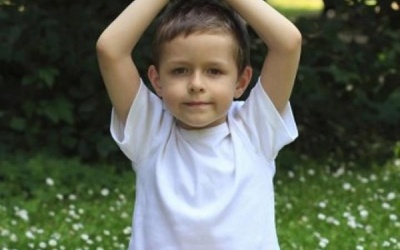 Yoga 'nhập môn' cho bé