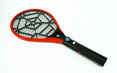 Vợt muỗi Trung Quốc bị chặn tại Pháp do nguy hiểm với người dùng