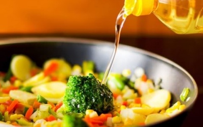 Dùng dầu ăn hàng ngày, vẫn cần mỡ động vật