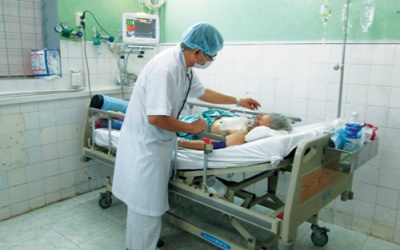 Thiếu than hoạt tính, bác sĩ “tự làm tự sướng”