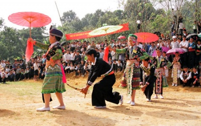 Lễ hội khèn - tiếng mời gọi từ cao nguyên đá...