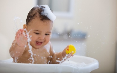'Sát thủ' vô hình trong dầu gội sữa tắm trẻ em?!
