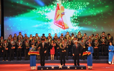 SeABank nhận giải thưởng Sao Vàng Đất Việt 2013