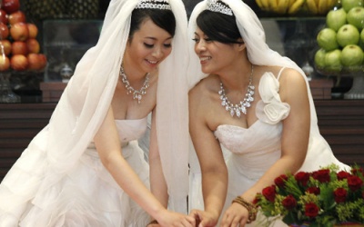 Đề nghị không cấm hôn nhân đồng giới